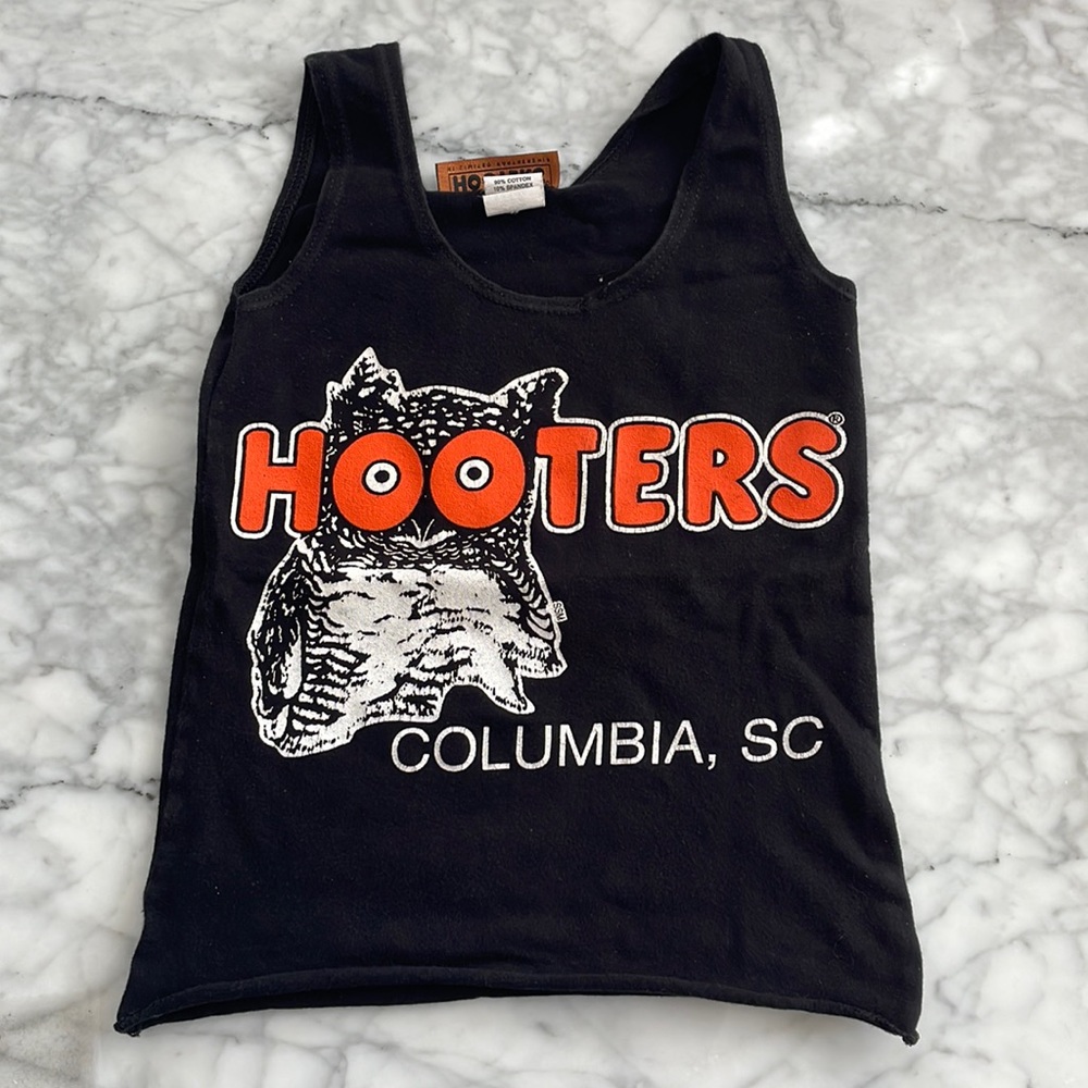 Hooters black Columbia South Carolina tank top